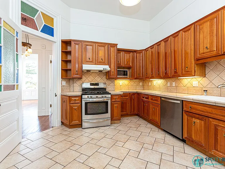 924 Divisadero Street