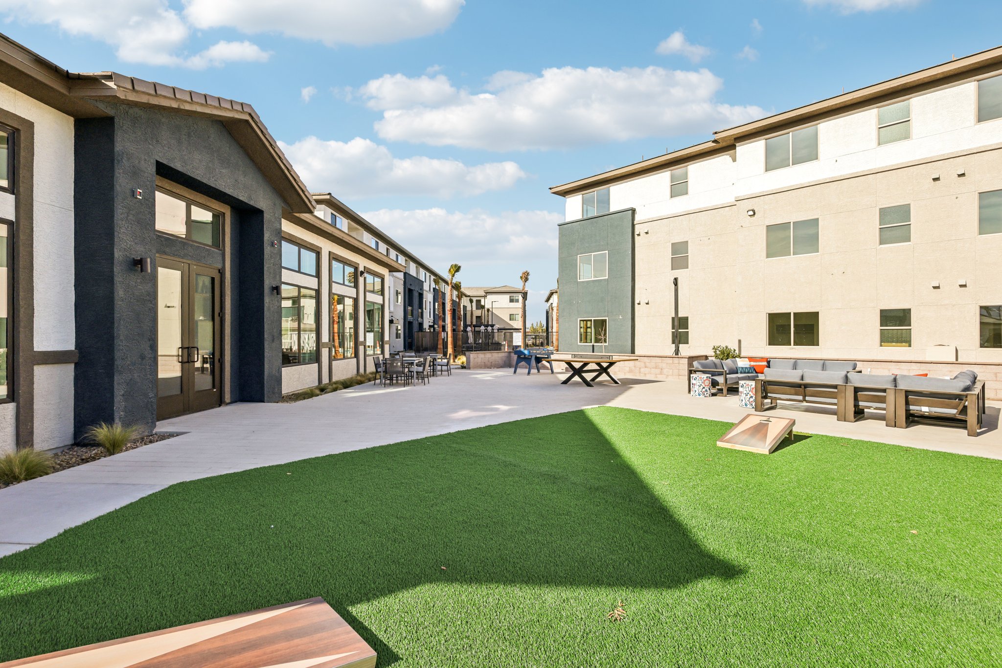 Amenity courtyard